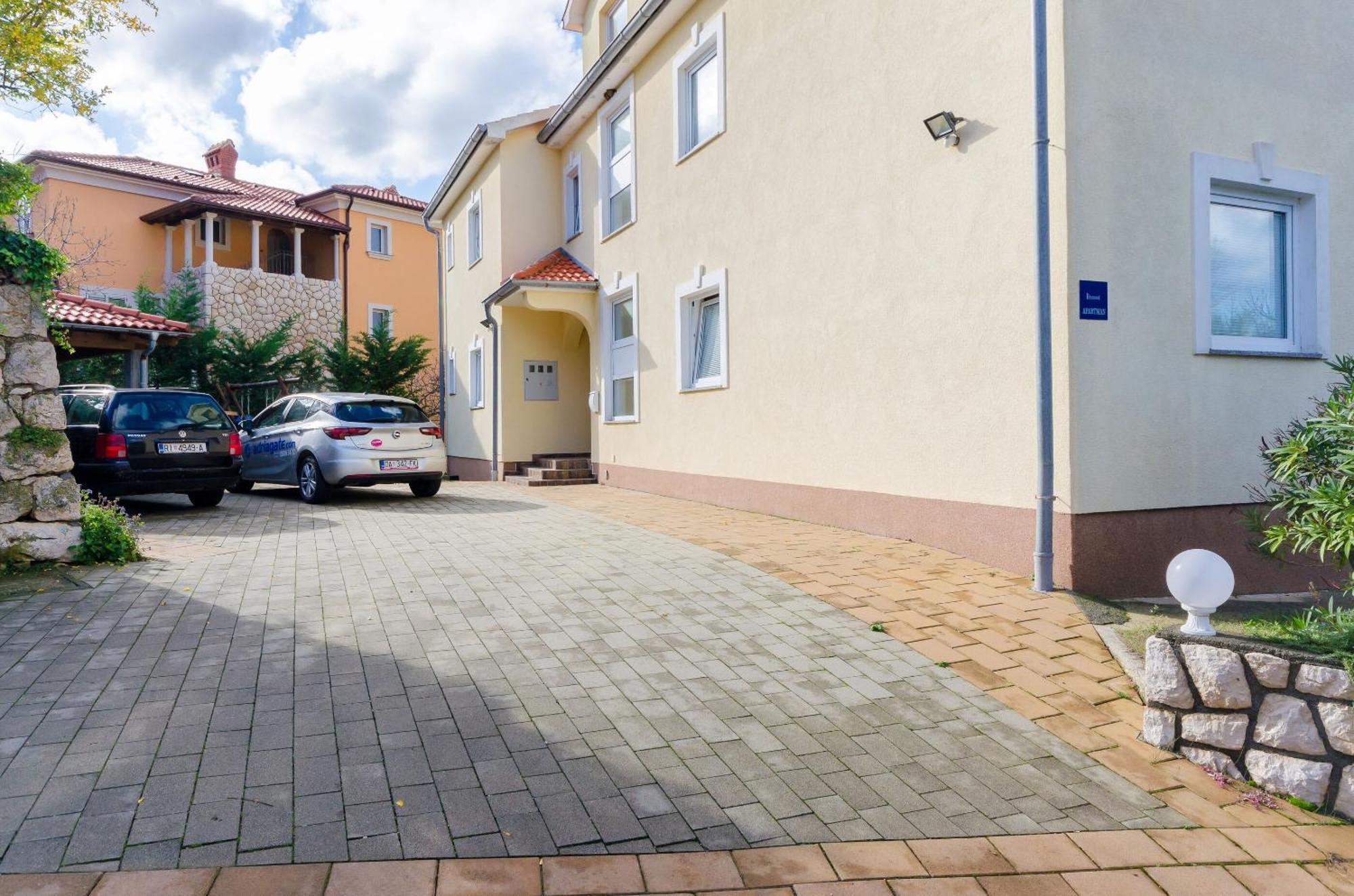 Apartments Alex لوبار المظهر الخارجي الصورة