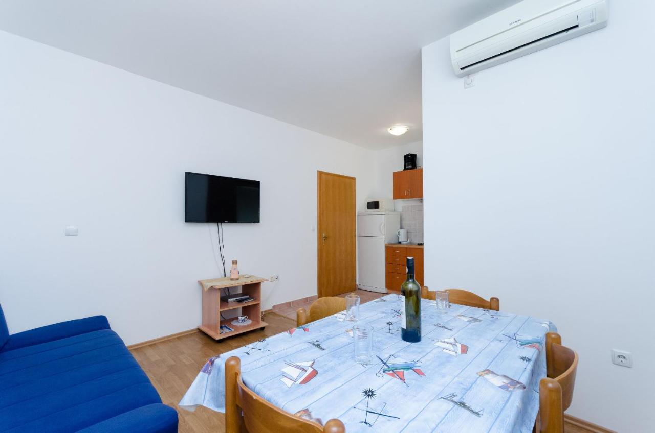 Apartments Alex لوبار المظهر الخارجي الصورة