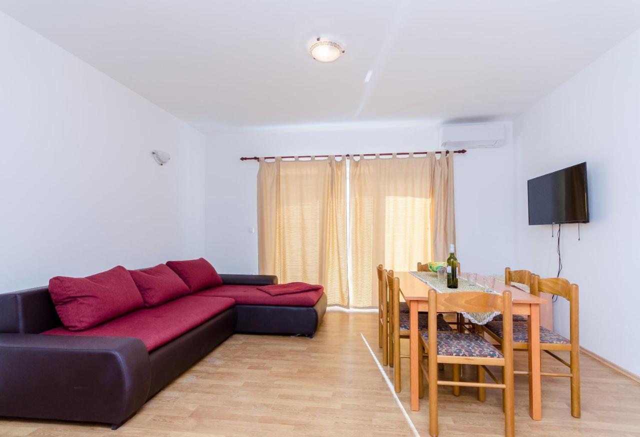Apartments Alex لوبار المظهر الخارجي الصورة