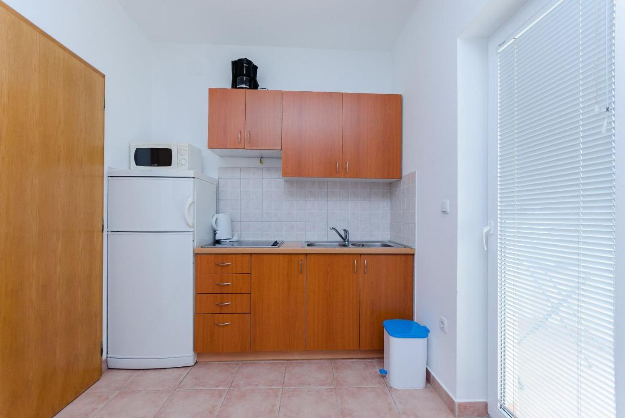 Apartments Alex لوبار المظهر الخارجي الصورة
