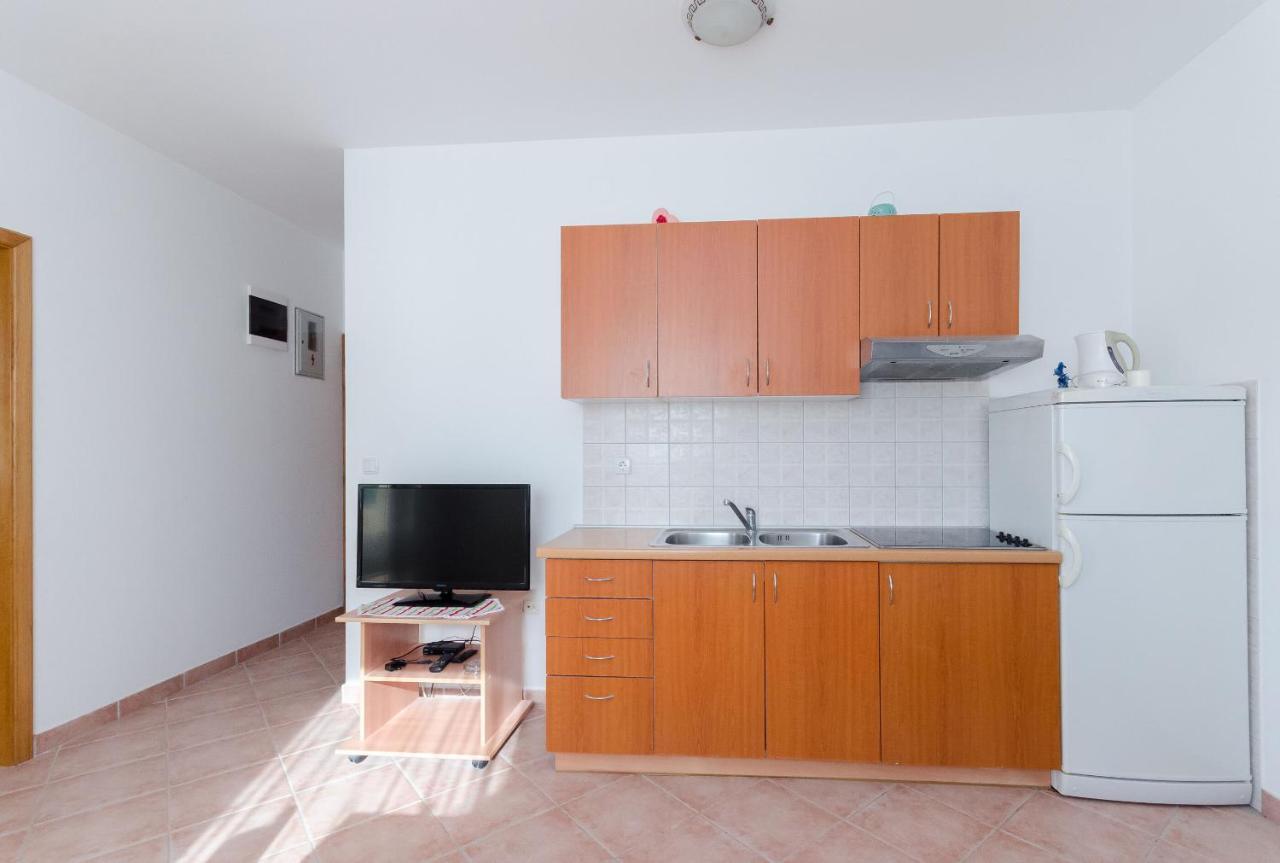 Apartments Alex لوبار المظهر الخارجي الصورة
