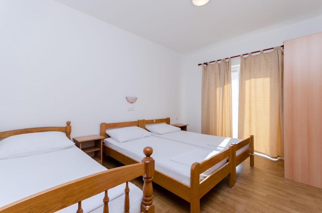 Apartments Alex لوبار المظهر الخارجي الصورة