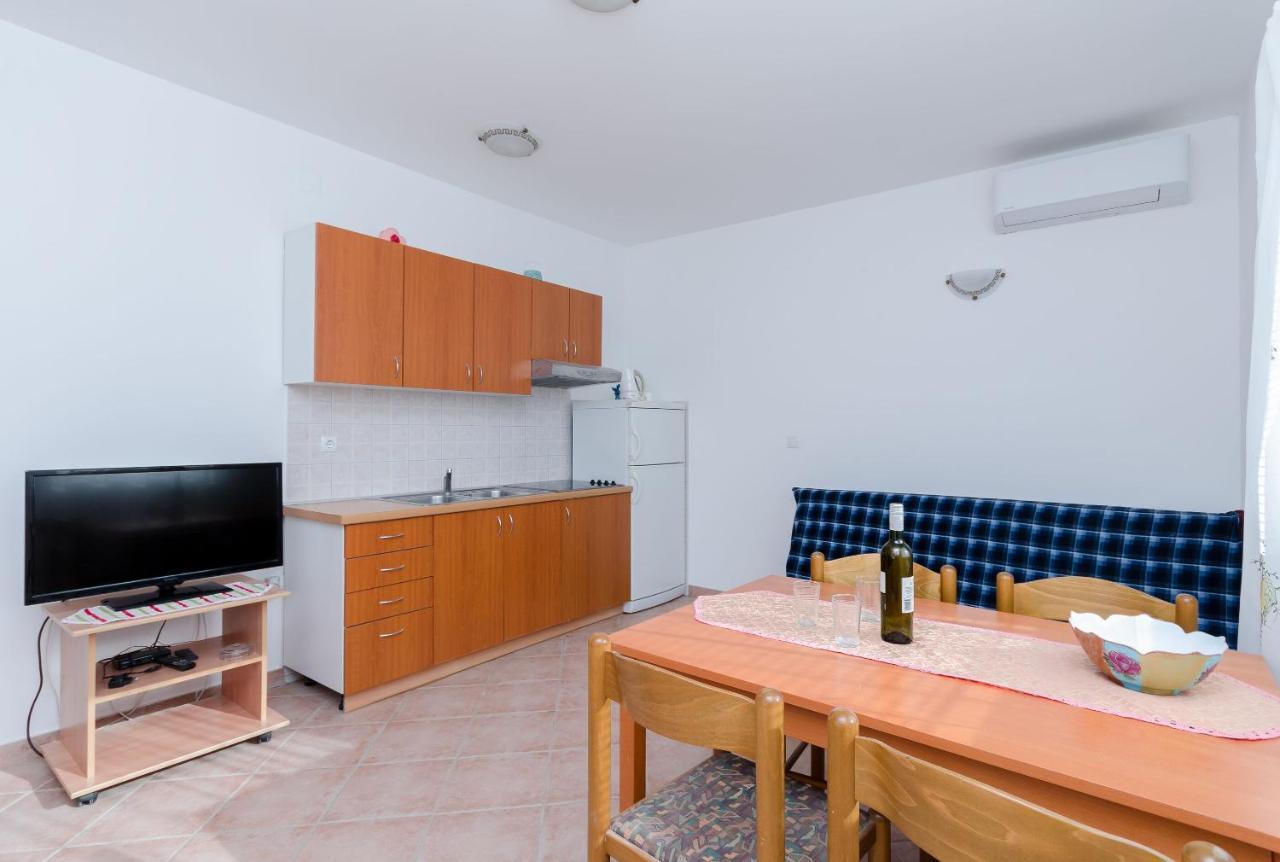 Apartments Alex لوبار المظهر الخارجي الصورة